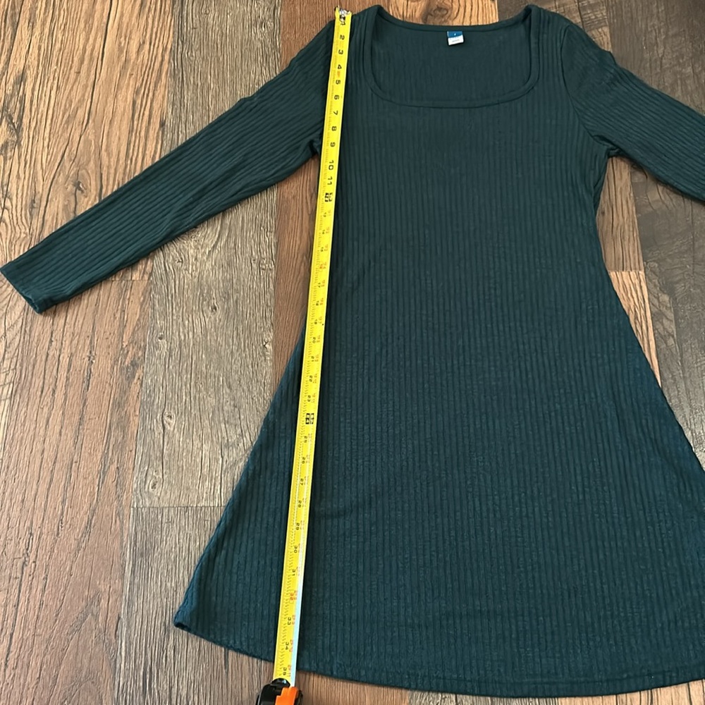 Dress - Picture 5 of 5